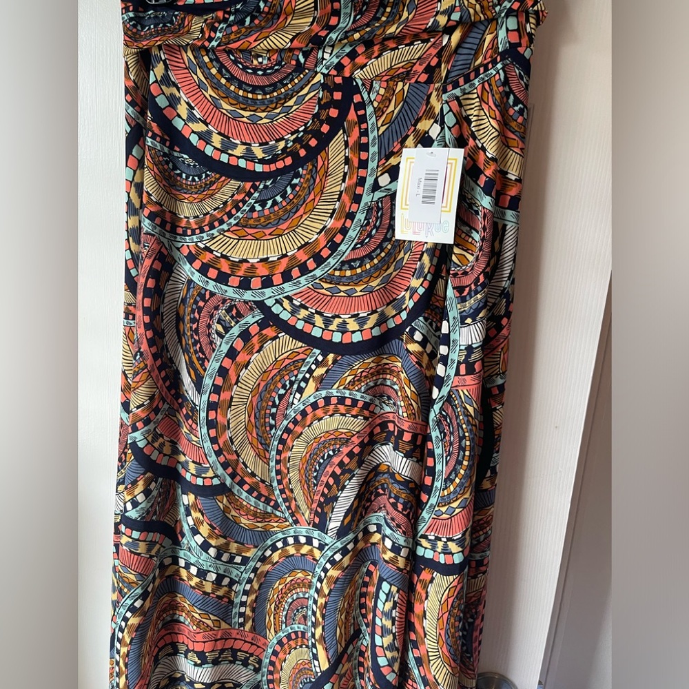 NWT LLR Maxi Skirt Sz Large. Beautiful color pattern.